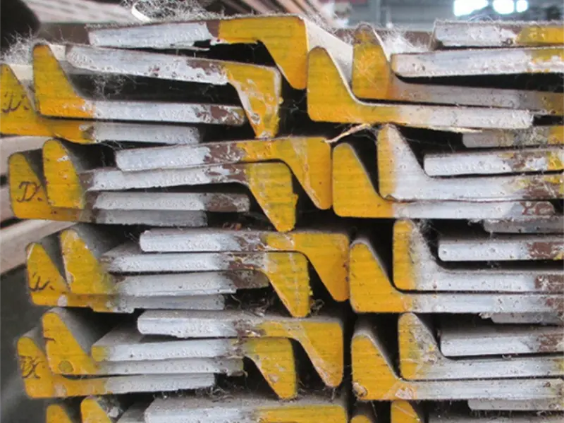 Bulb flat steel bill of materials for a ship hull design showing lengths and quantities