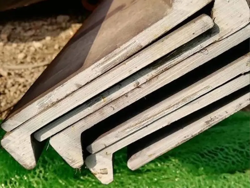 Shipbuilding application with bulb flat stiffeners and [angle frames](https://cnmarinesteel.com/why-shipbuilders-choose-marine-angle-steel-for-strength-frames/)[^4]