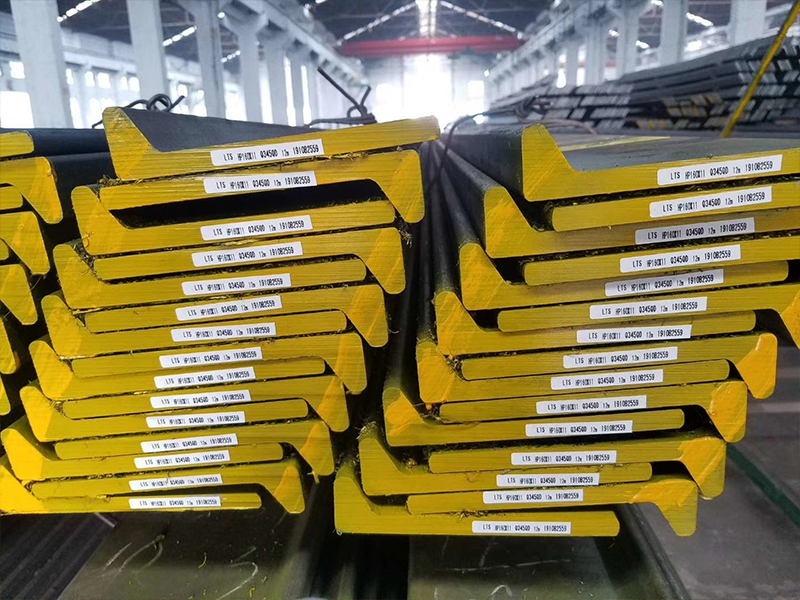 Ship hull reinforcement with bulb flat and L steel structure