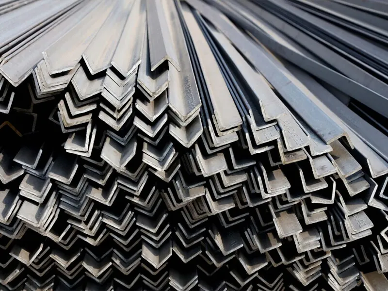 dramatic corrosion comparison of 304 vs 316 bolts in marine exposure